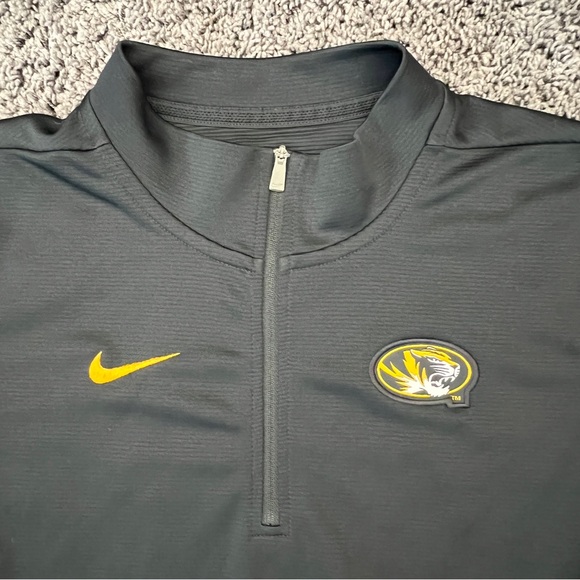 Missouri Tigers Nike DriFit Men's Sm Black Long Sleeve 1/4 Zip Pullover OnField - Picture 2 of 6